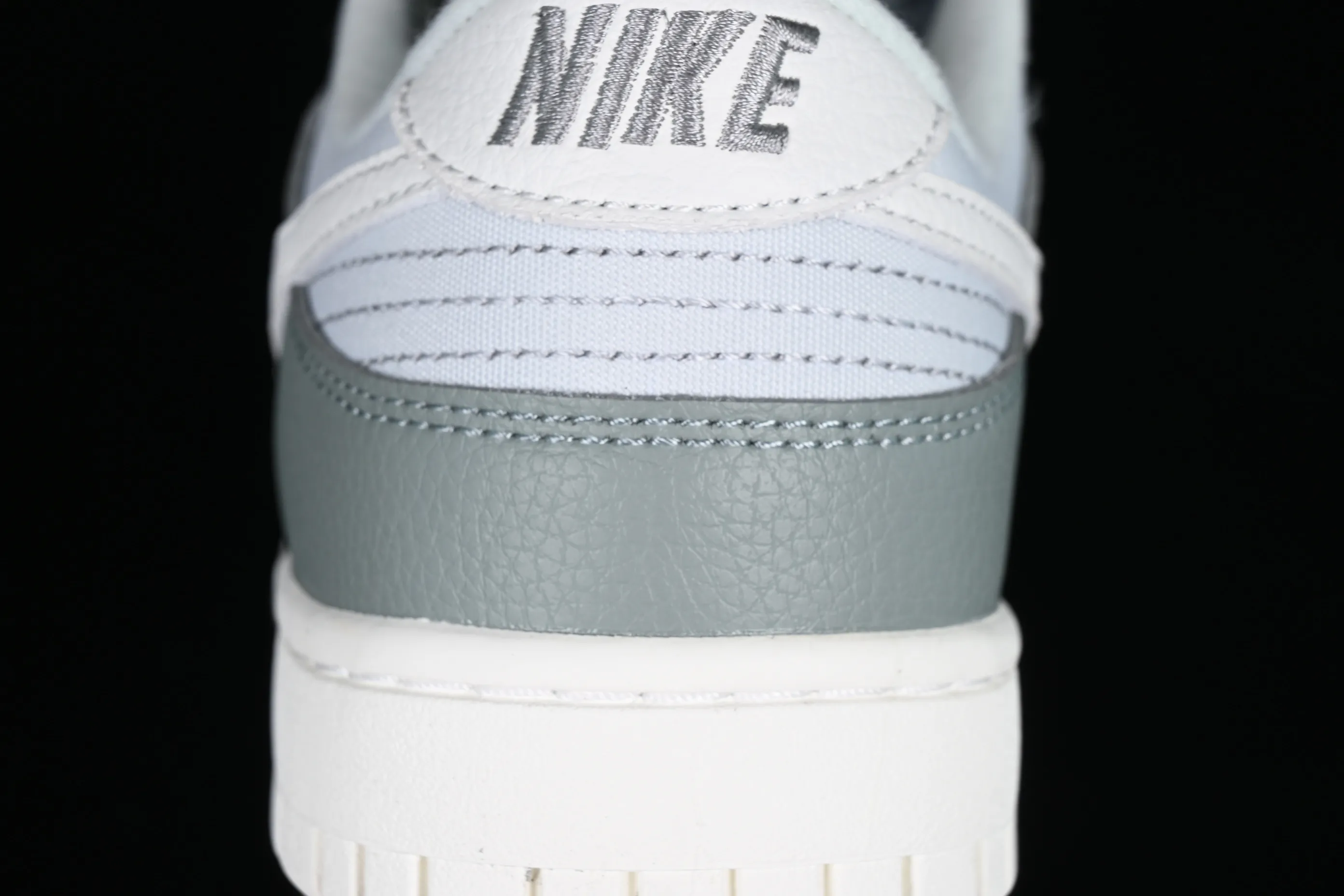 All categories Nk SB Dunk series Nk SB Dunk Low low-top sneakers Nk Dunk Low "Mica Green" mica green canvas SB low-top sports and leisure sneakers DV7212-300